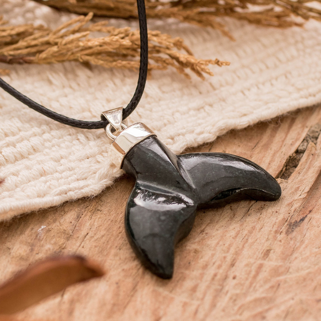 Artisan-Made Whale-Themed Dark Green Jade Pendant Necklace - Puissant Fins