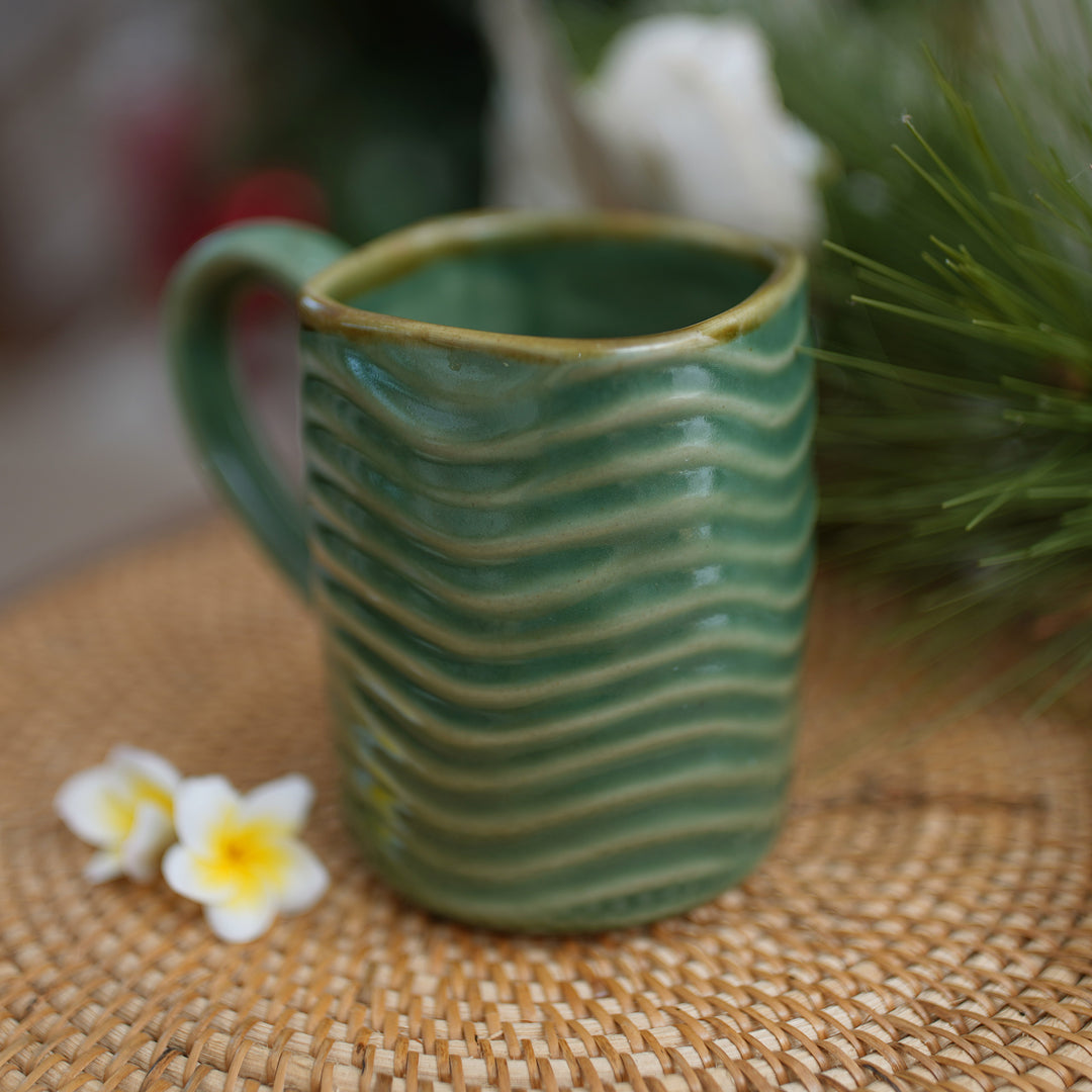Handcrafted Banana Leaf-Themed Glazed Ceramic Mug in Green - Banana Vibes