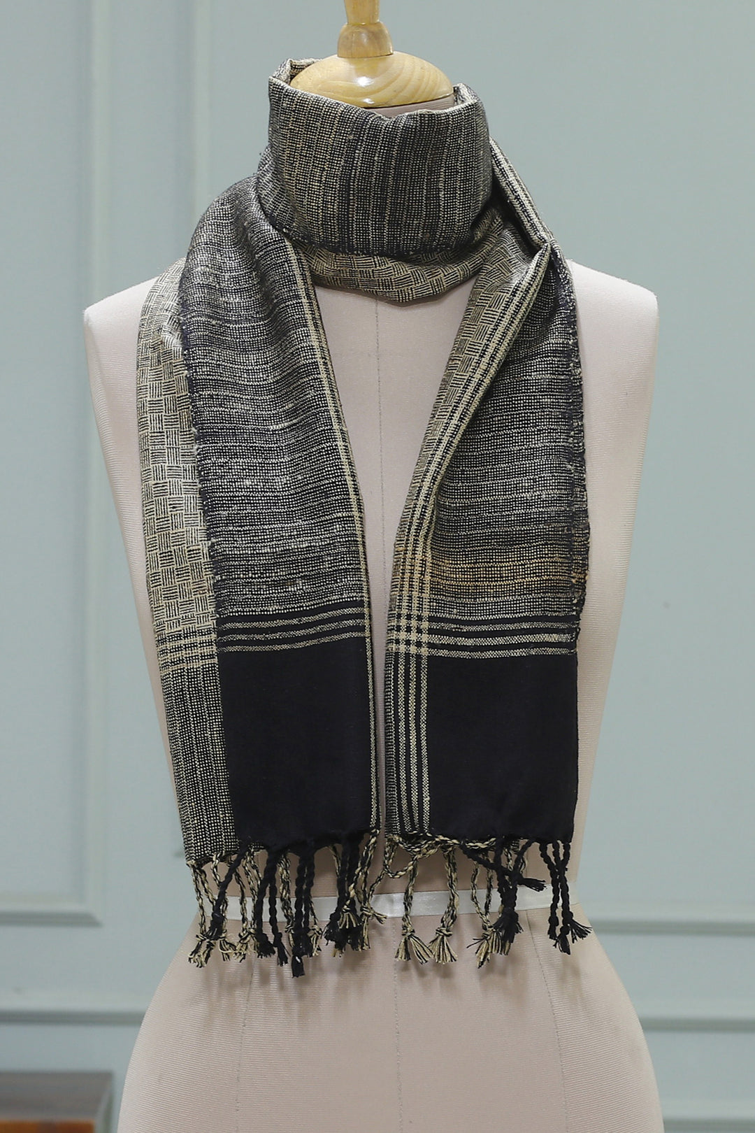Handwoven Plaid-Patterned Black and Beige Silk Scarf for Men - Midnight Gallant