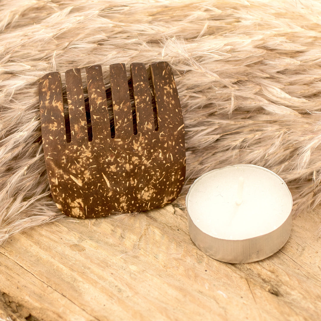Eco-Friendly Coconut Shell Comb Handcrafted in El Salvador - Organic Beauty