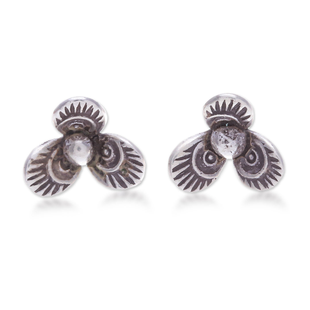 Trillium Flower-Shaped Sterling Silver Stud Earrings - Trendy Trillium