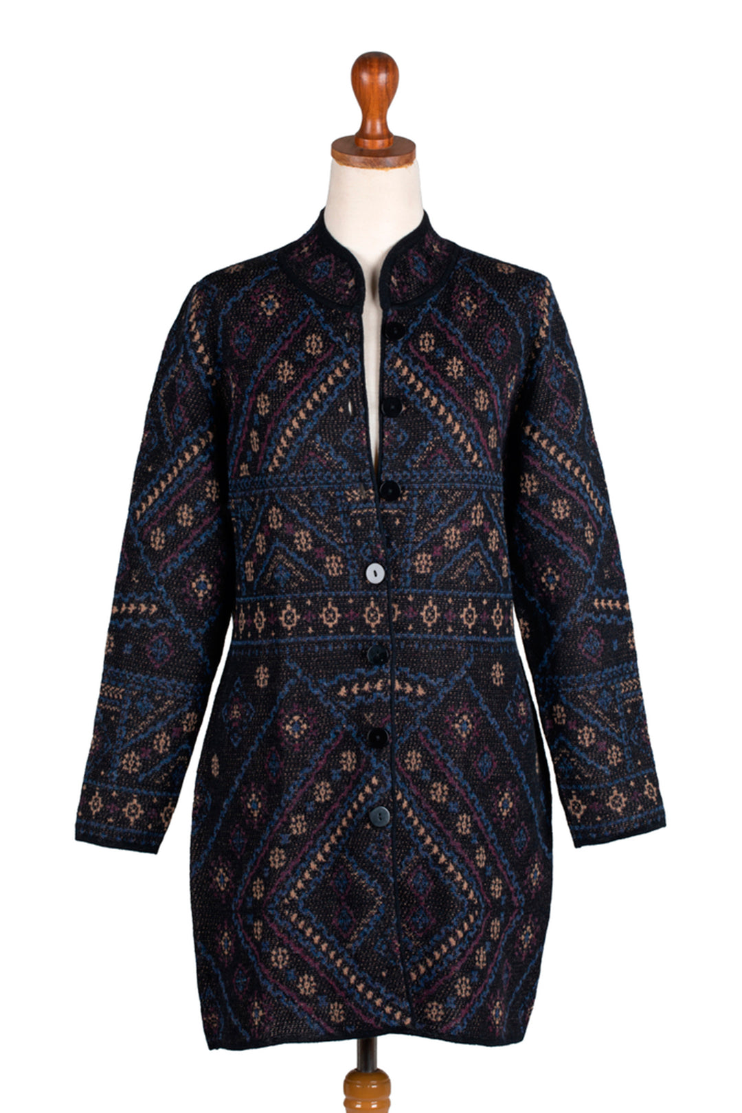 Nordic Chic in Black