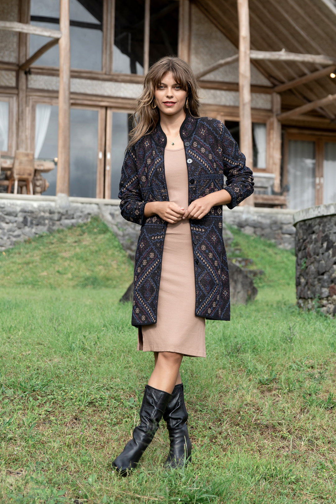 Nordic Chic in Black