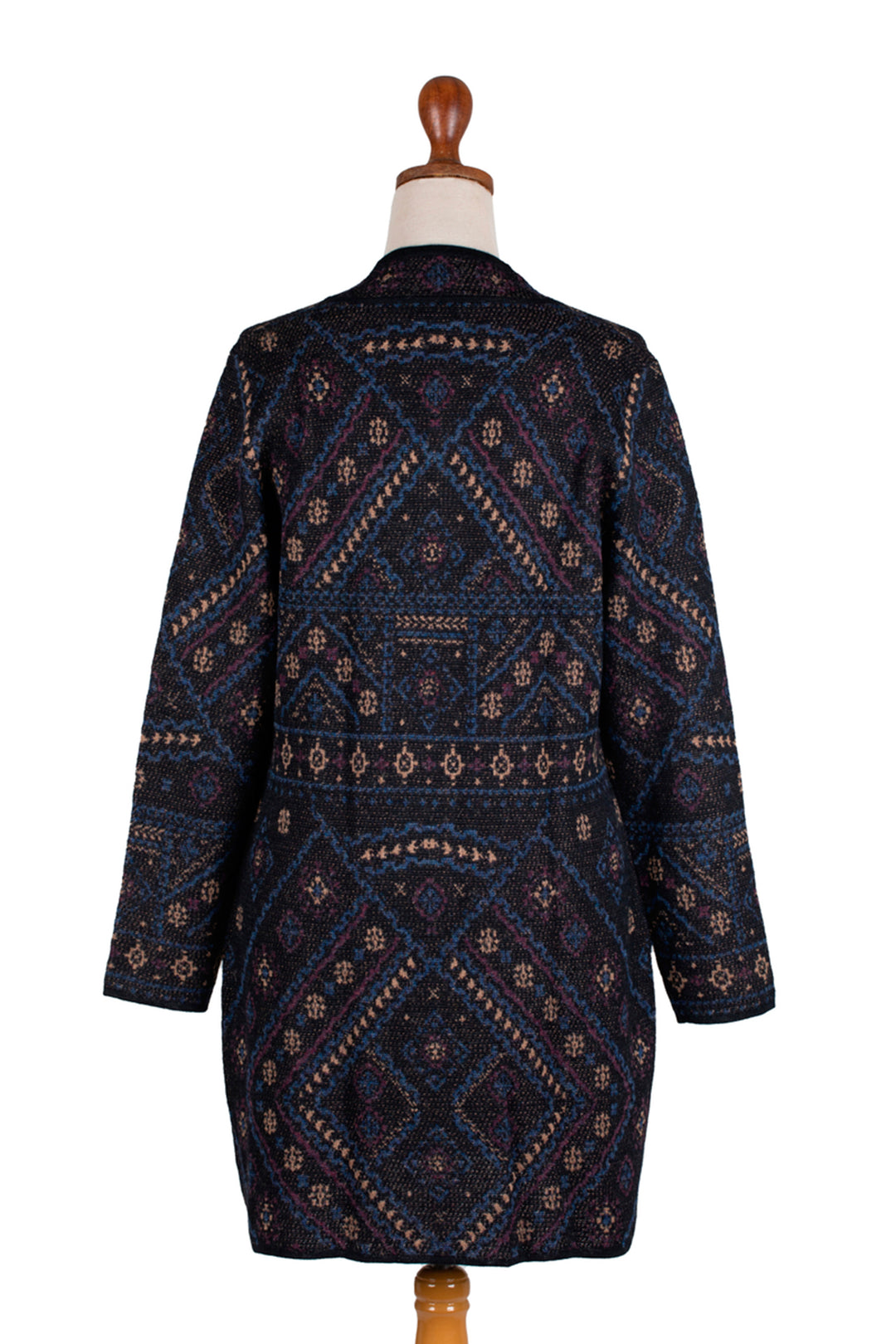 Nordic Chic in Black