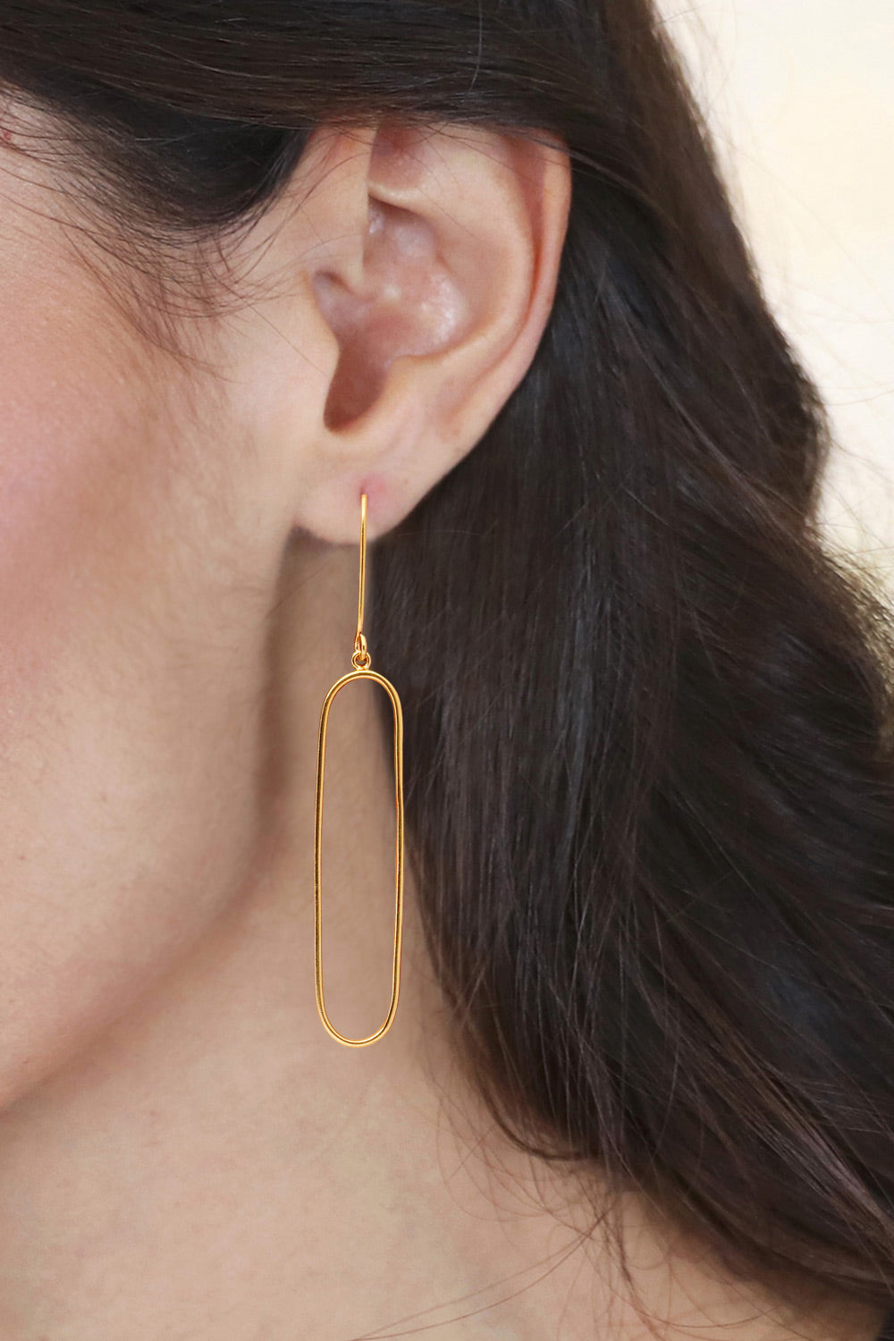 Minimalist Oval-Shaped 18k Gold-Plated Dangle Earrings - Minimalist Silhouettes