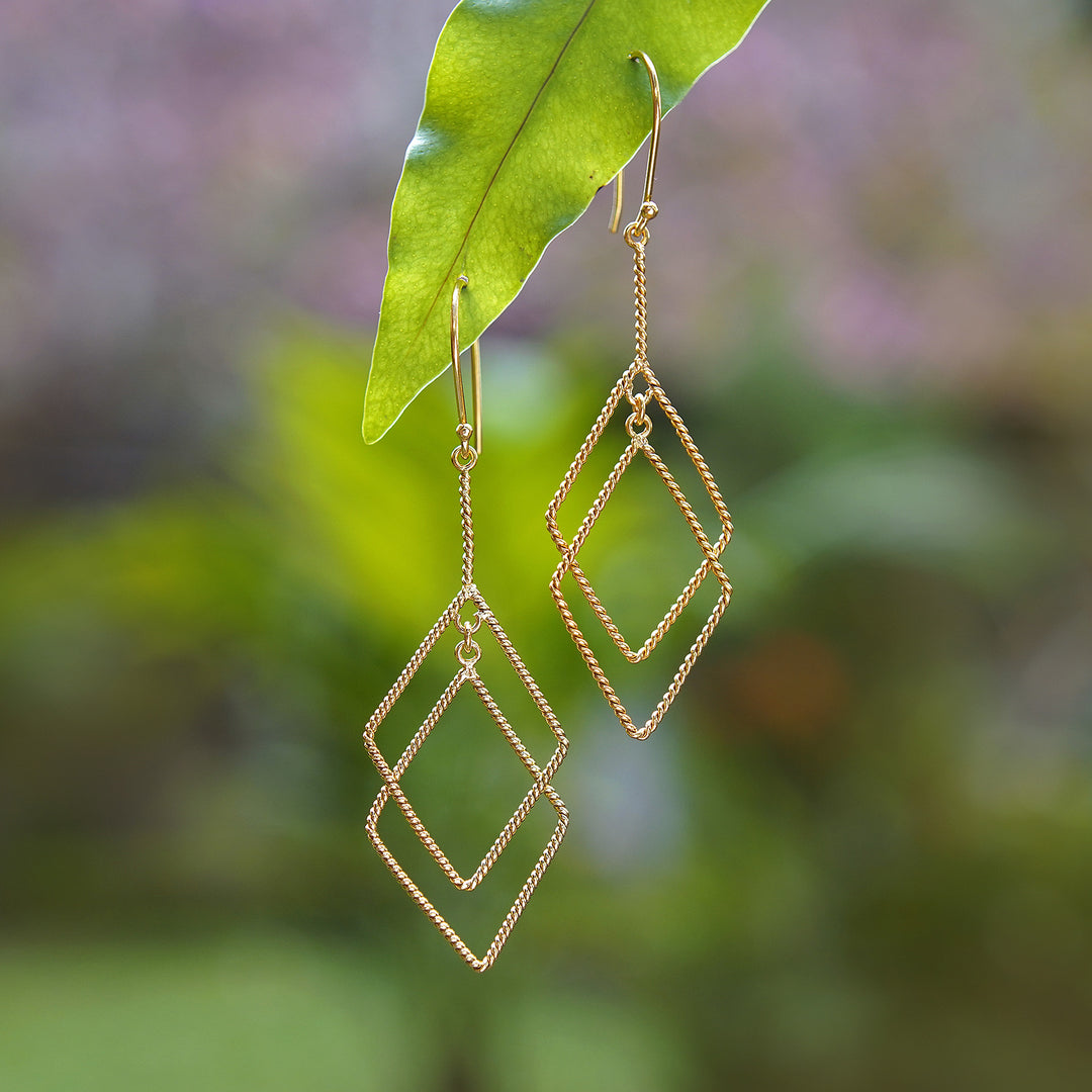 Intertwined Geometry