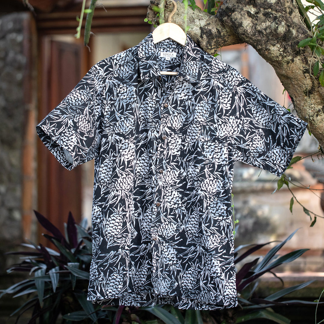 Black Pineapple Garden