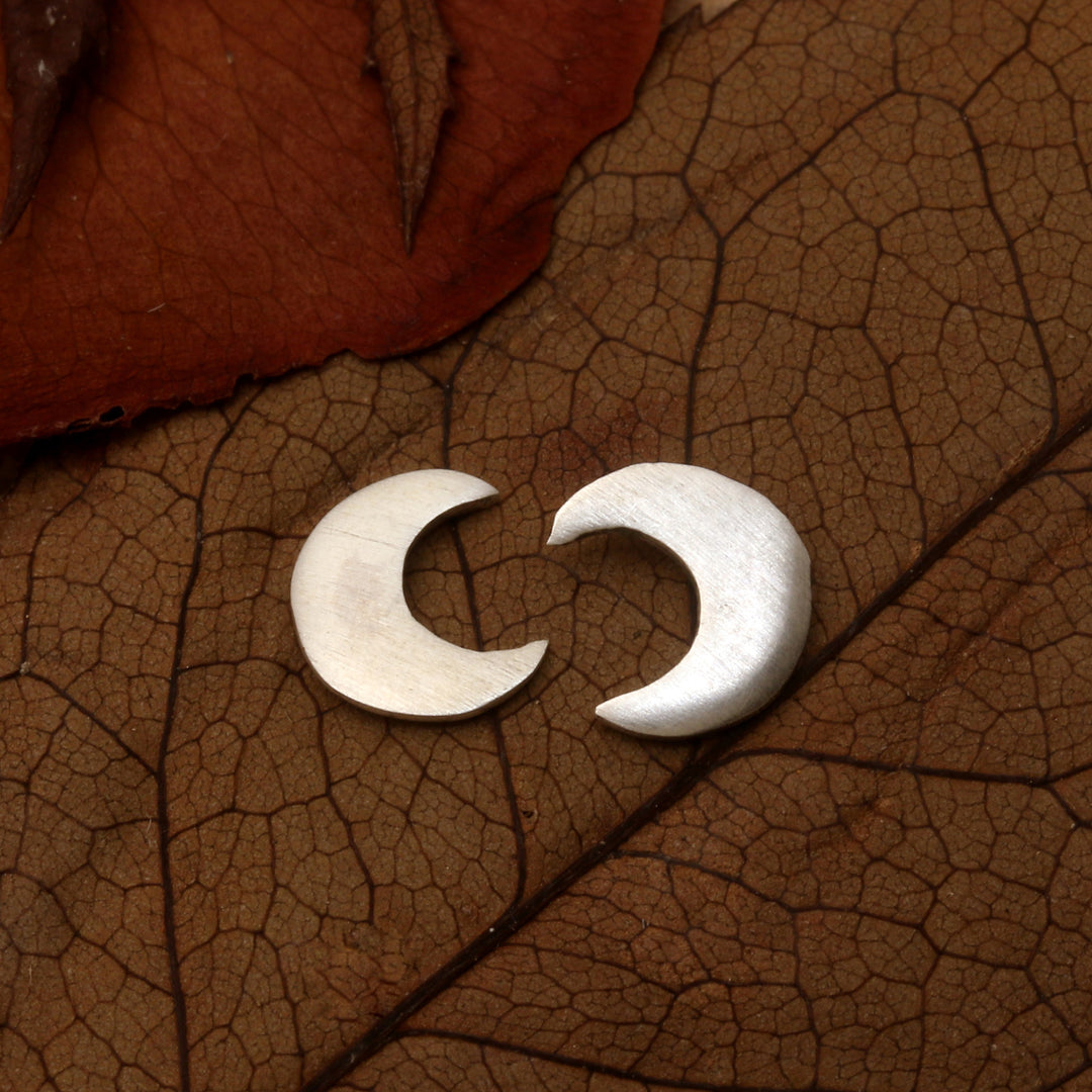 Captivating Crescent