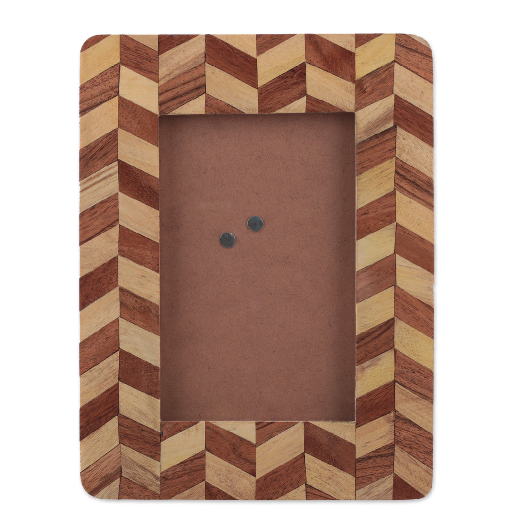 Chevron-Patterned Handmade 4x6 Wood and Glass Photo Frame - Chevron Times