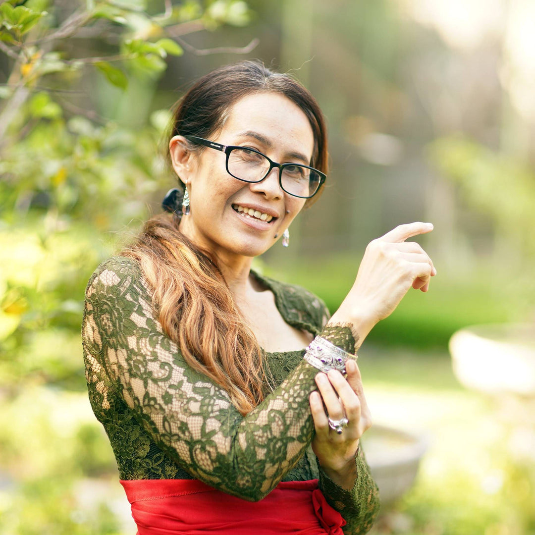 Carnelian and Sterling Silver Threader Earrings form Bali - Soulful Rings