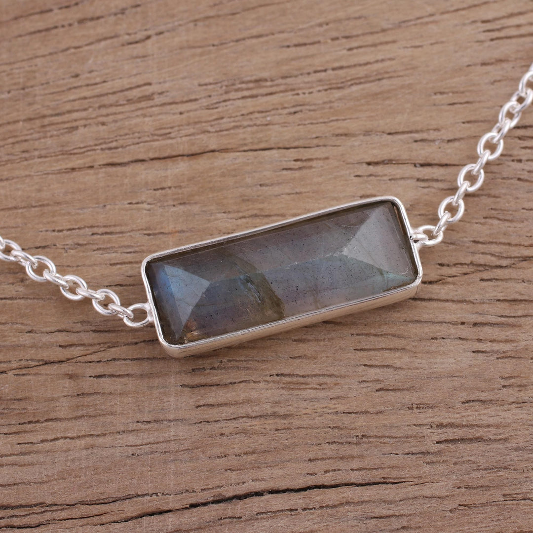 Labradorite and 925 Silver Pendant Bracelet from India - Elegant Prism