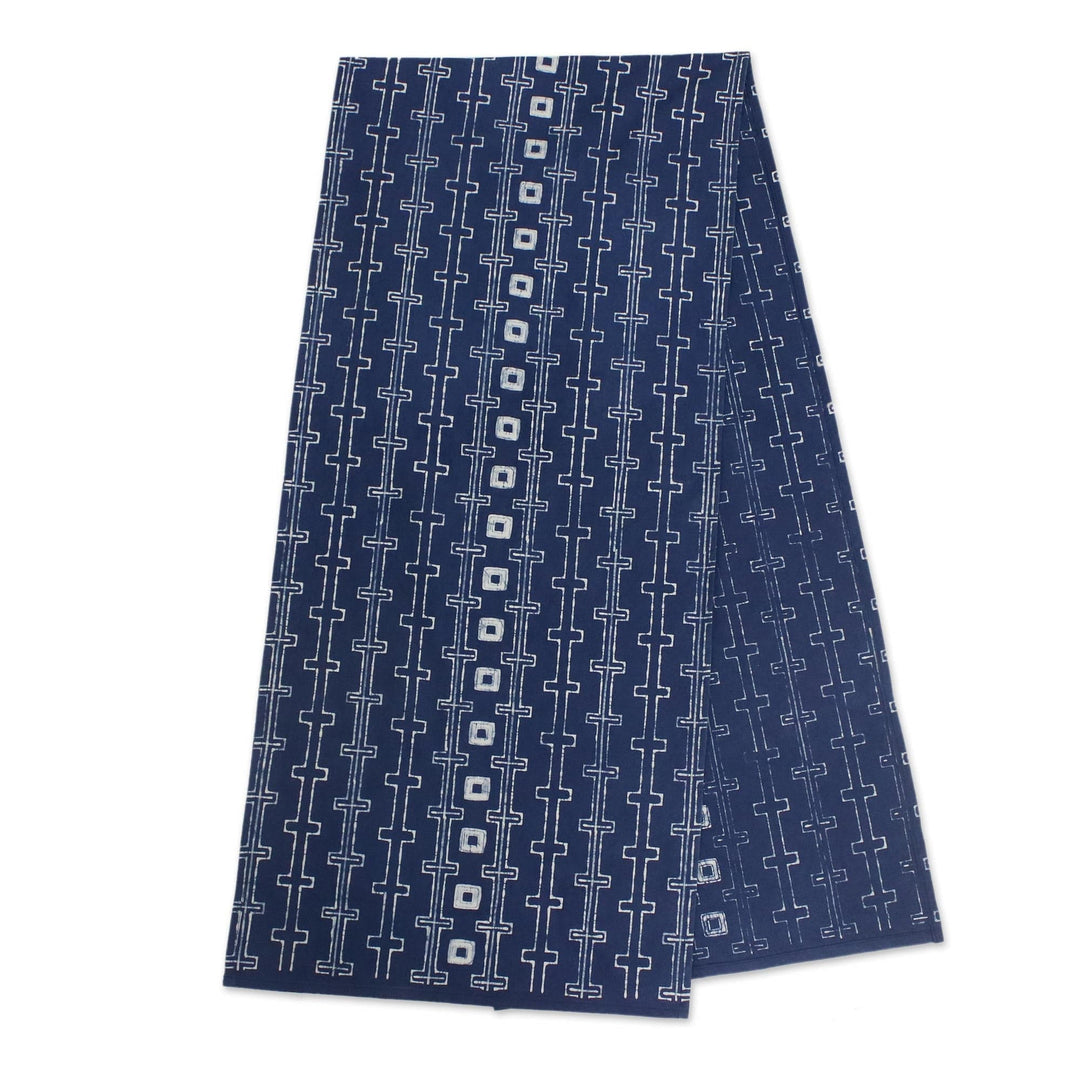 Handcrafted Indigo and White Cotton Batik Table Runner - Continuous Chain
