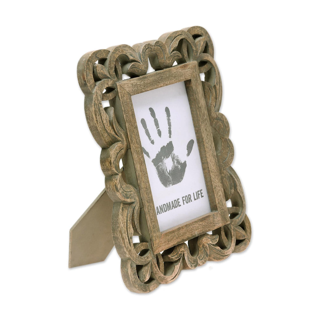 Hand Carved Openwork Leaf Motif Mango Wood Photo Frame (4x6) - Beauty on the Vine