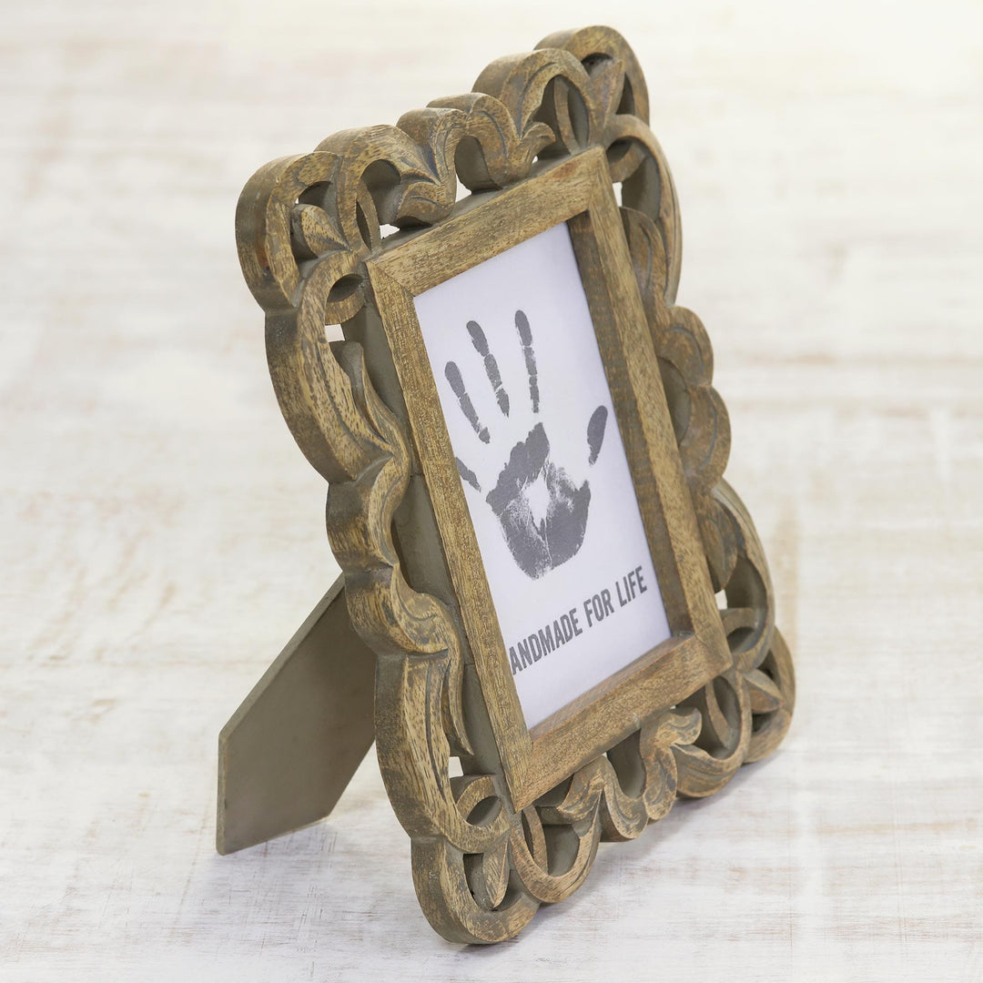 Hand Carved Openwork Leaf Motif Mango Wood Photo Frame (4x6) - Beauty on the Vine