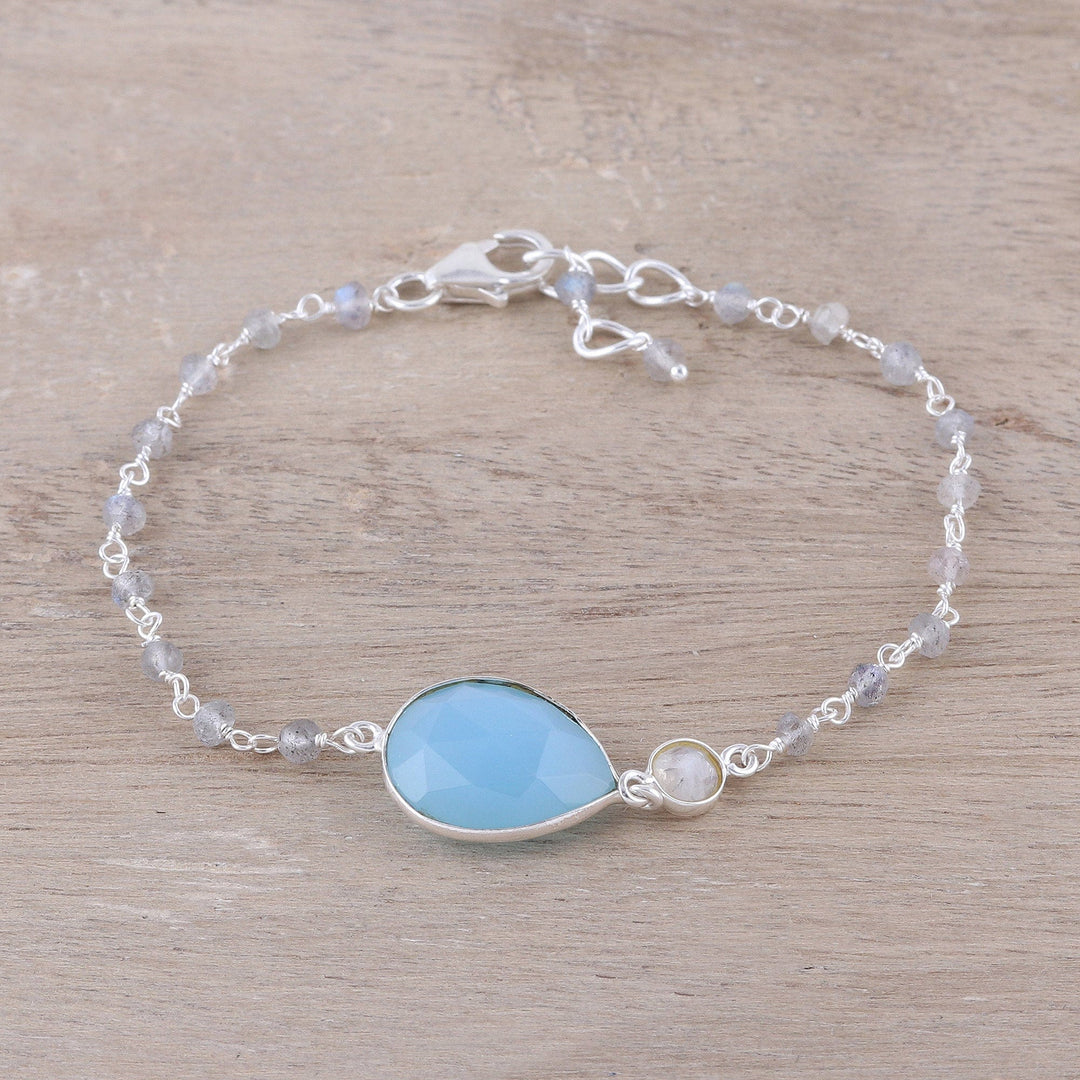 Chalcedony and Labradorite Pendant Bracelet - Colorful Elegance