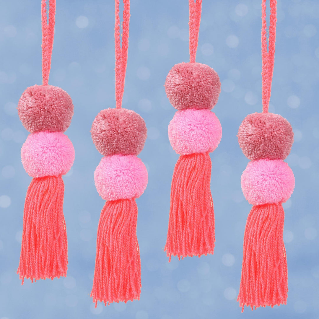 Feminine Pompoms