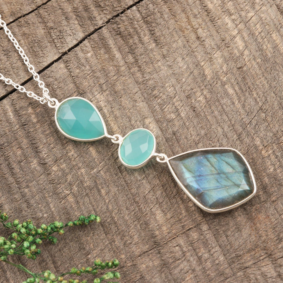 Labradorite and Chalcedony Pendant Necklace from India - Aurora Combination