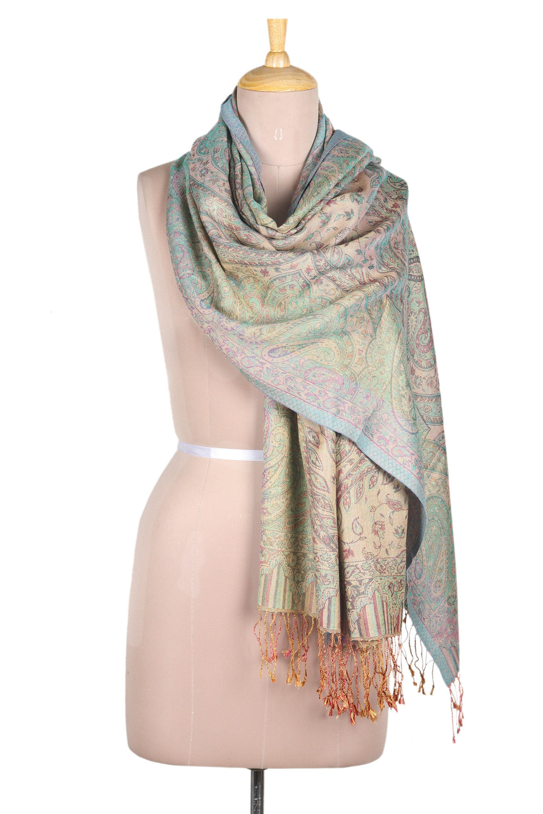 Green Paisley-Themed Silk Blend Jacquard Shawl Made in India - Paisley Magic