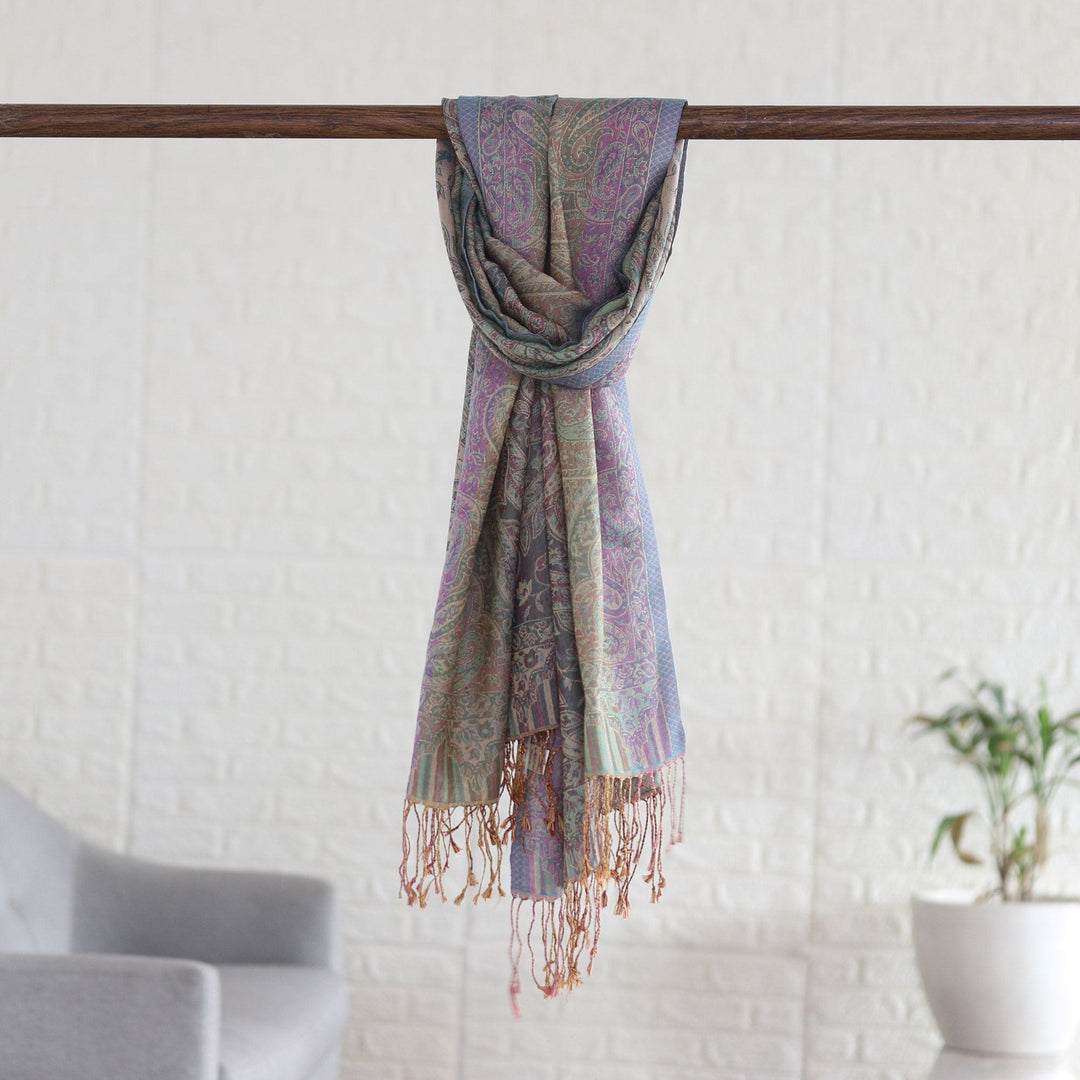 Green Paisley-Themed Silk Blend Jacquard Shawl Made in India - Paisley Magic