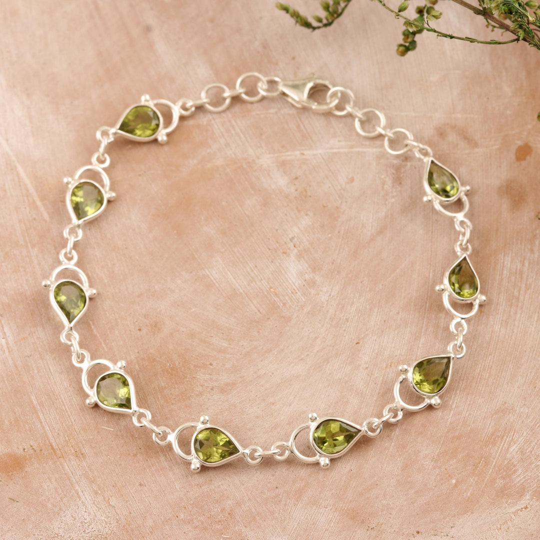 Indian Peridot and Sterling Silver Link Bracelet - Gleaming Drops