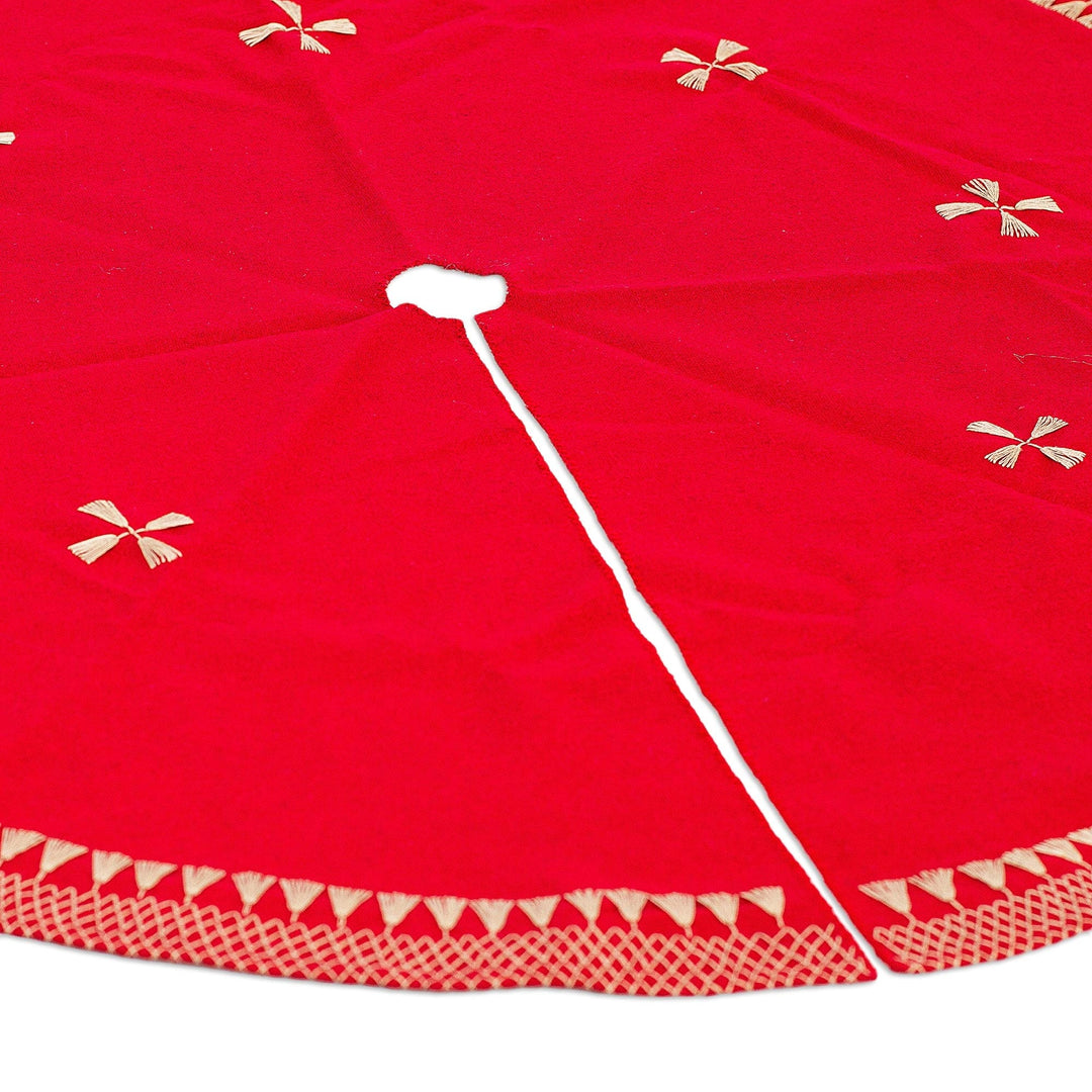Handwoven Christmas Tree Skirt - Festive Red