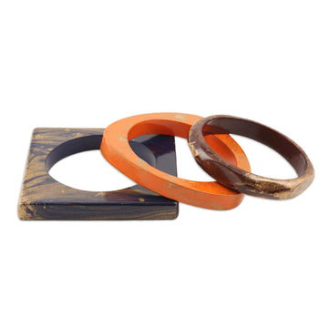 Set of 3 Mango Wood Bangle Bracelets in Vibrant Tones - Stylish Geometry
