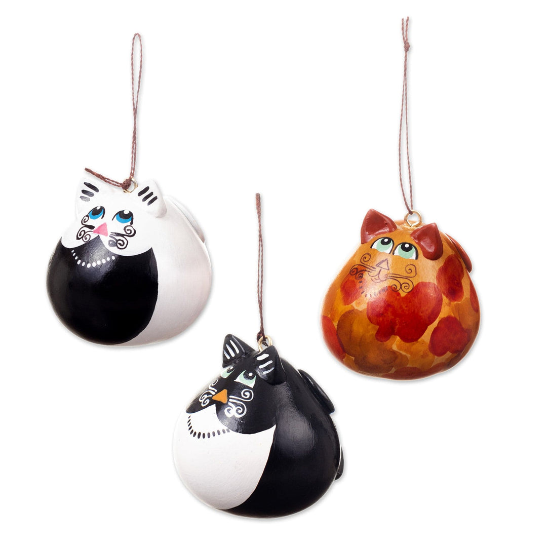 Set of 3 Handcrafted Cat Ornaments Painted in Peru - Tender Friends