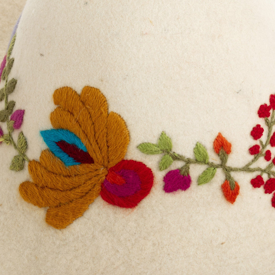 Cusco Handmade Wool Felt Hat in Ivory with Floral Embroidery - Andean Flowers