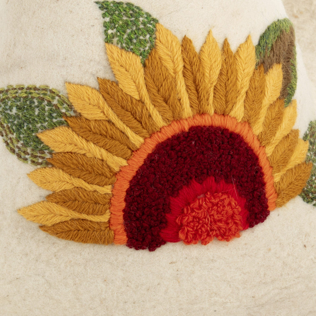 Cusco Ivory Wool Felt Hat with Floral and Leaf Embroidery - Floral Sunset