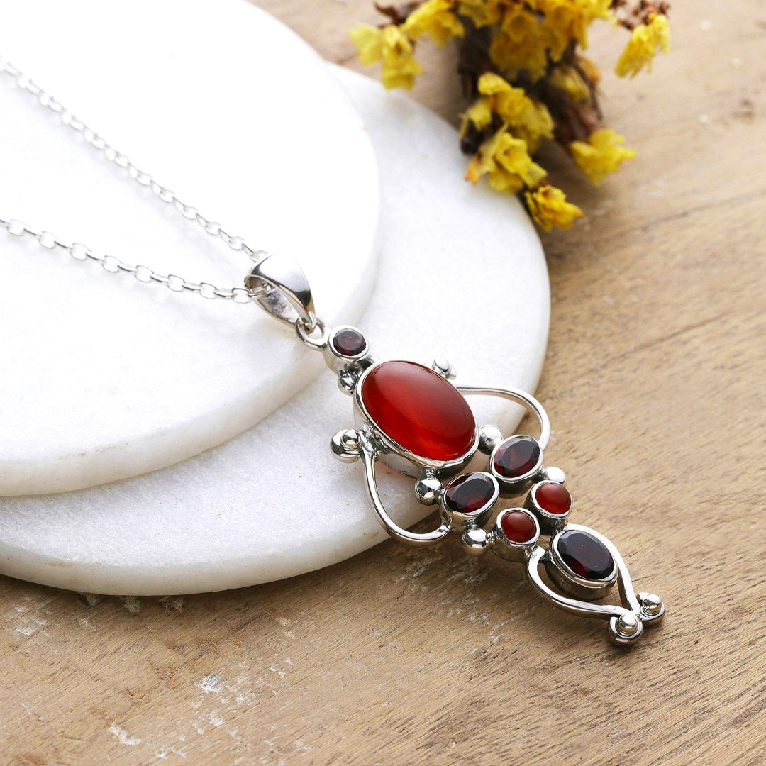 Two-Carat Carnelian and Garnet Pendant Necklace from India - Romances