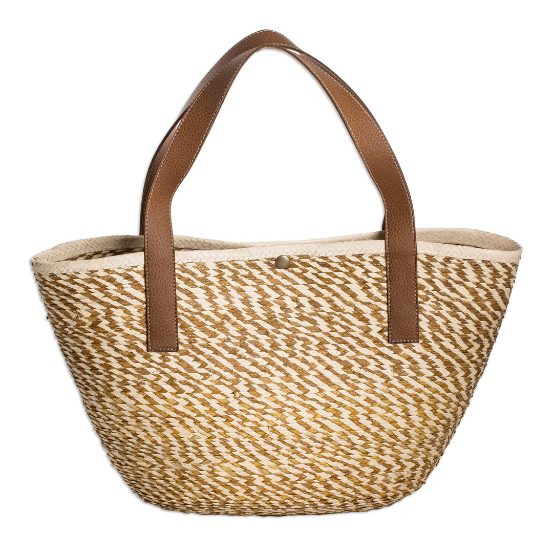 Handcrafted Beige and Brown Natural Fiber Shoulder Bag - El Tunco Beach
