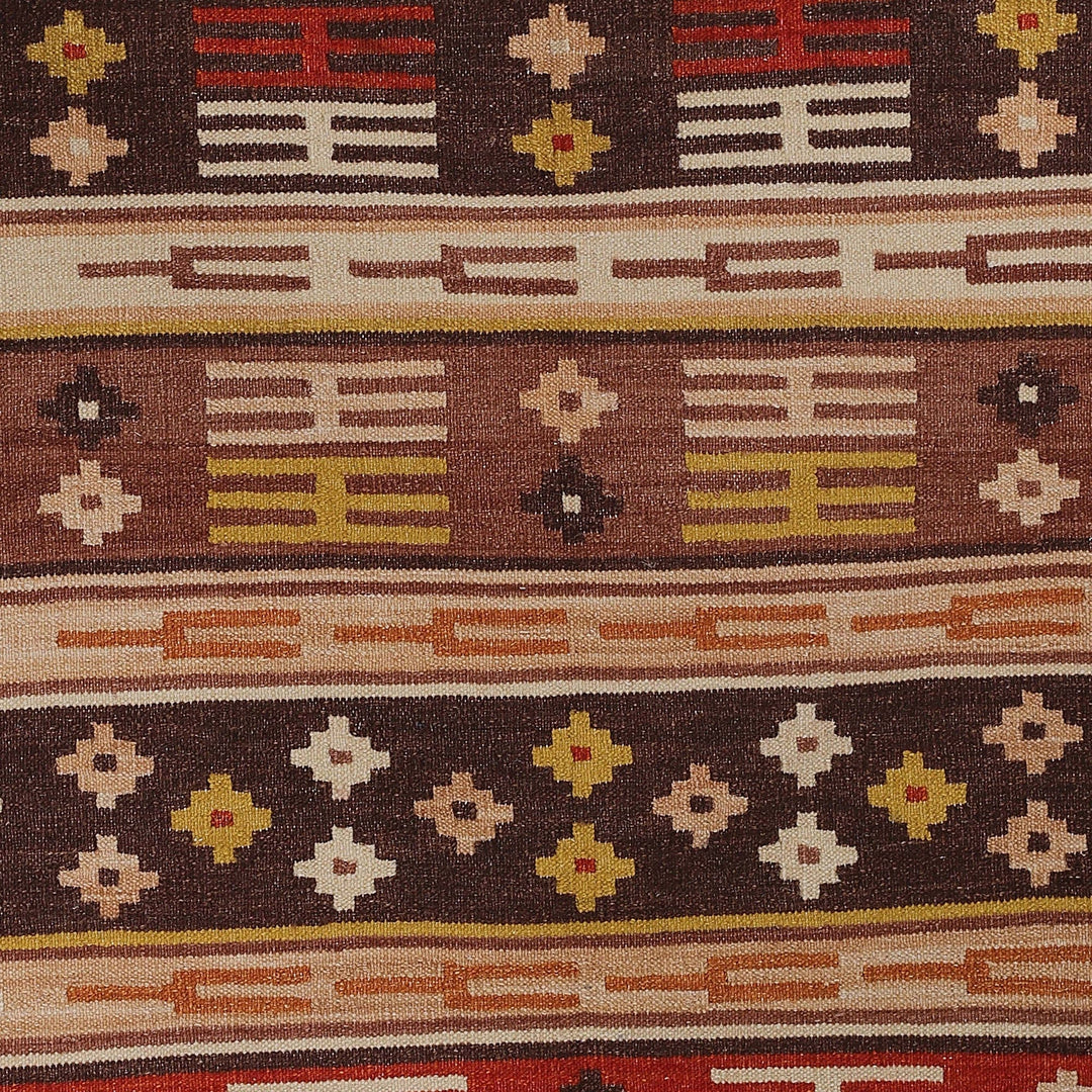 Handloomed Traditional Warm-Toned Wool Area Rug (4x6) - Splendor Memoirs