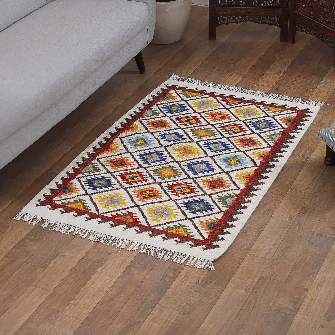 Diamond-Patterned Handloomed Wool Area Rug (3x5) - Starry Kaleidoscope