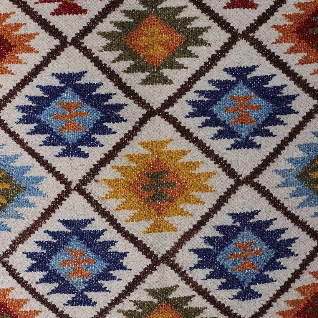 Diamond-Patterned Handloomed Wool Area Rug (3x5) - Starry Kaleidoscope