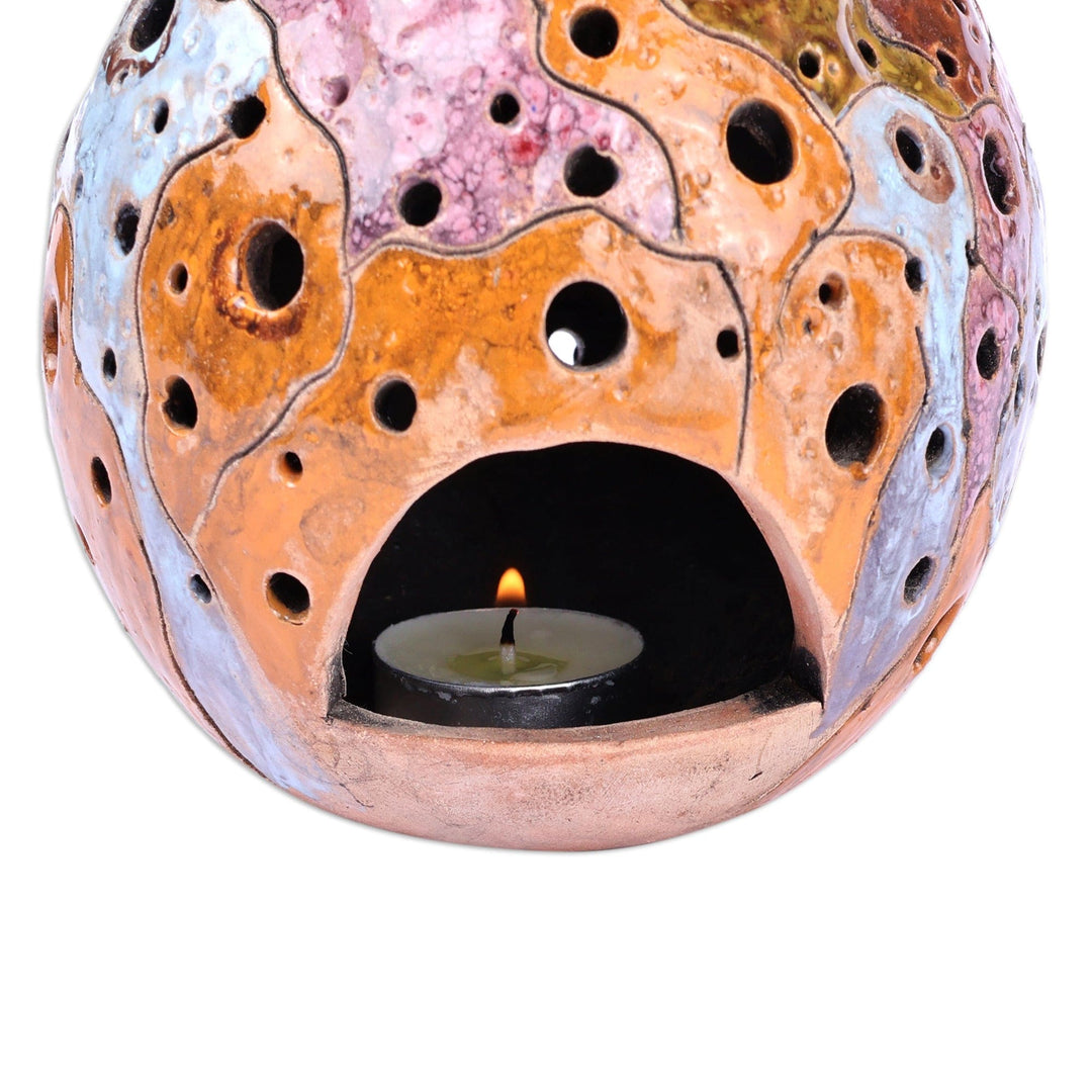 Handcrafted Painted Lizard-Themed Ceramic Tealight Holder - Lizard Mischief