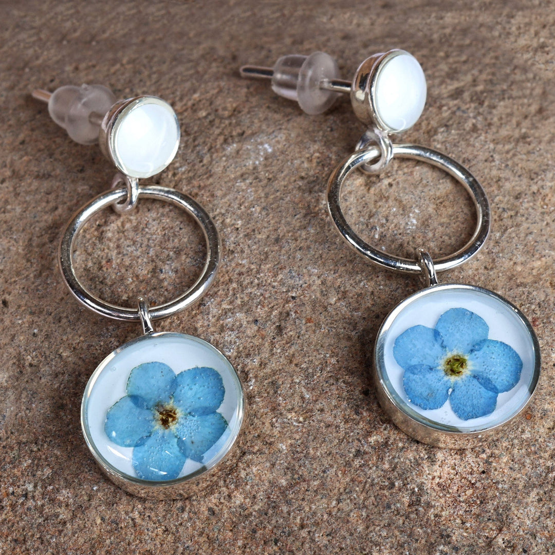 Modern Round Resin-Coated Natural Flower Dangle Earrings - Moments & Memories