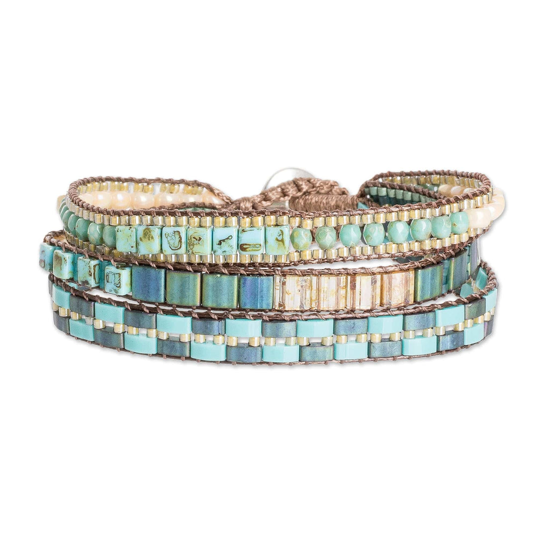 Handmade Turquoise and Green Glass Beaded Wristband Bracelet - Guatemala's Breeze