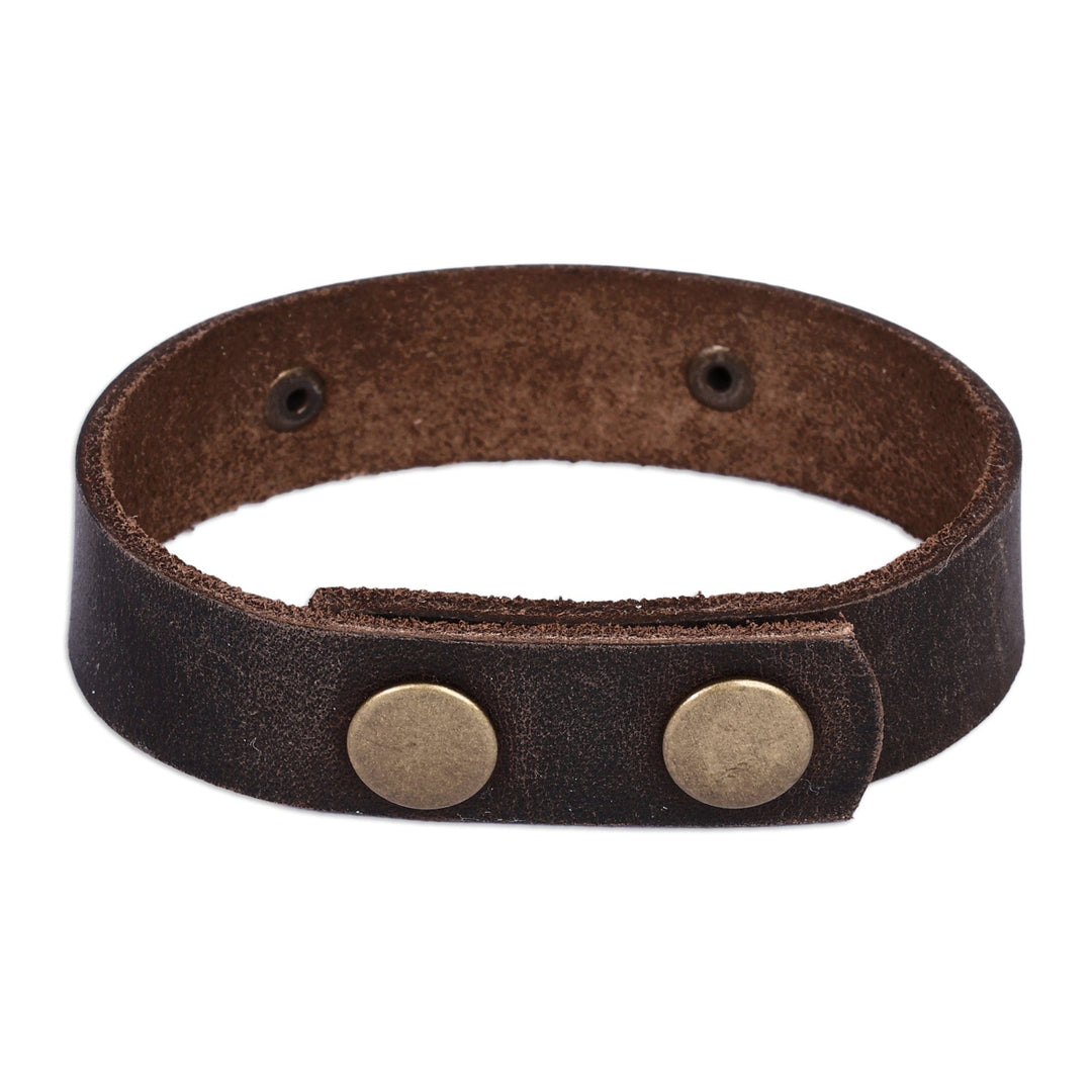 Men's Leather Bracelet with Sun-Themed Brass Pendant - Infinite Harmony