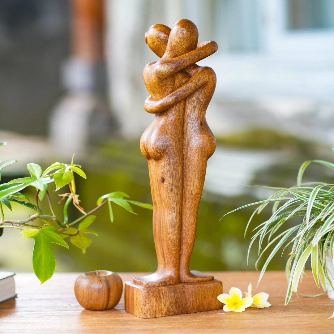 Romantic Wood Statuette - Hold Me Tight