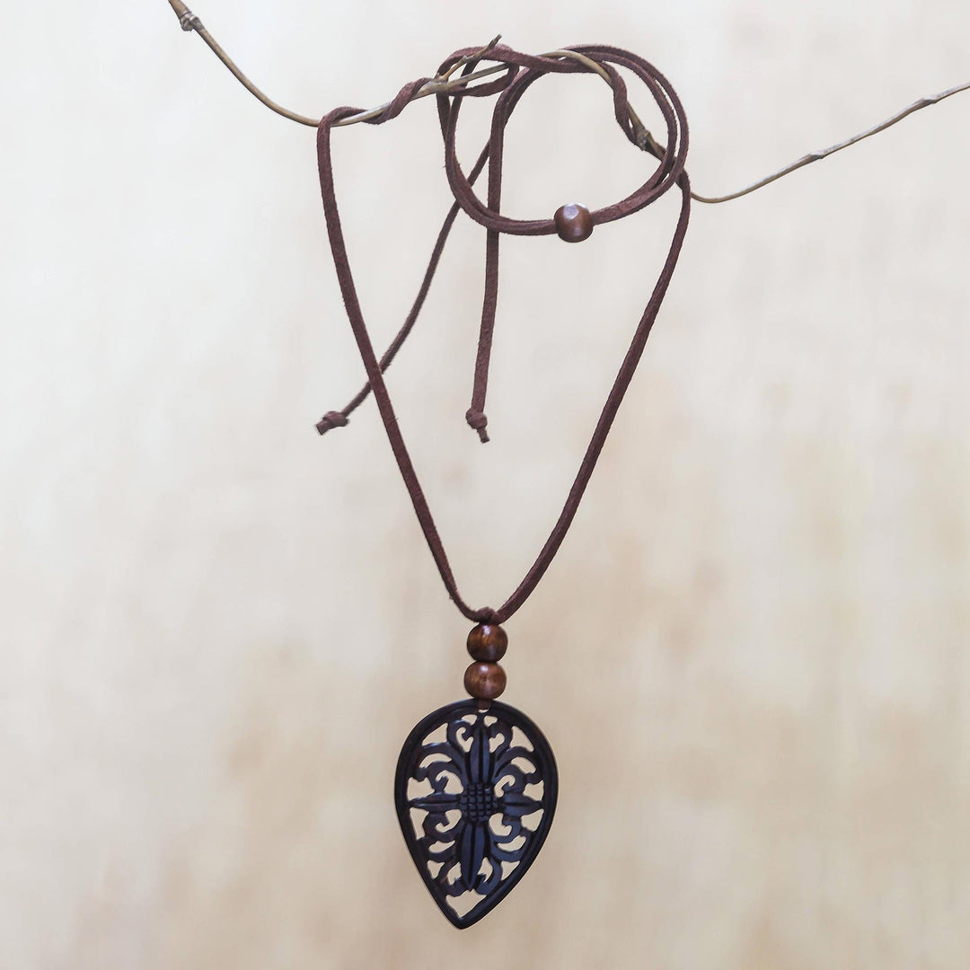 Coconut Shell Pendant Necklace - Floral Leaf