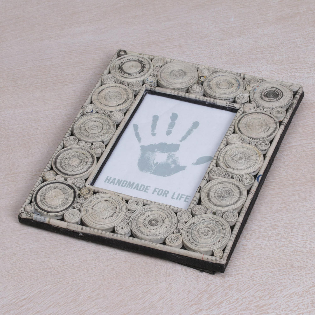 4x6 Recycled Paper Photo Frame in Grey - Hypnotizing Grey