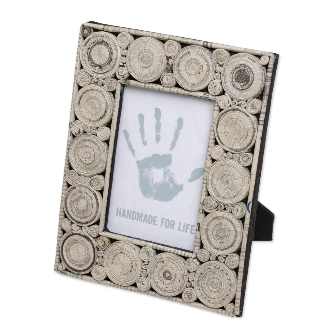4x6 Recycled Paper Photo Frame in Grey - Hypnotizing Grey