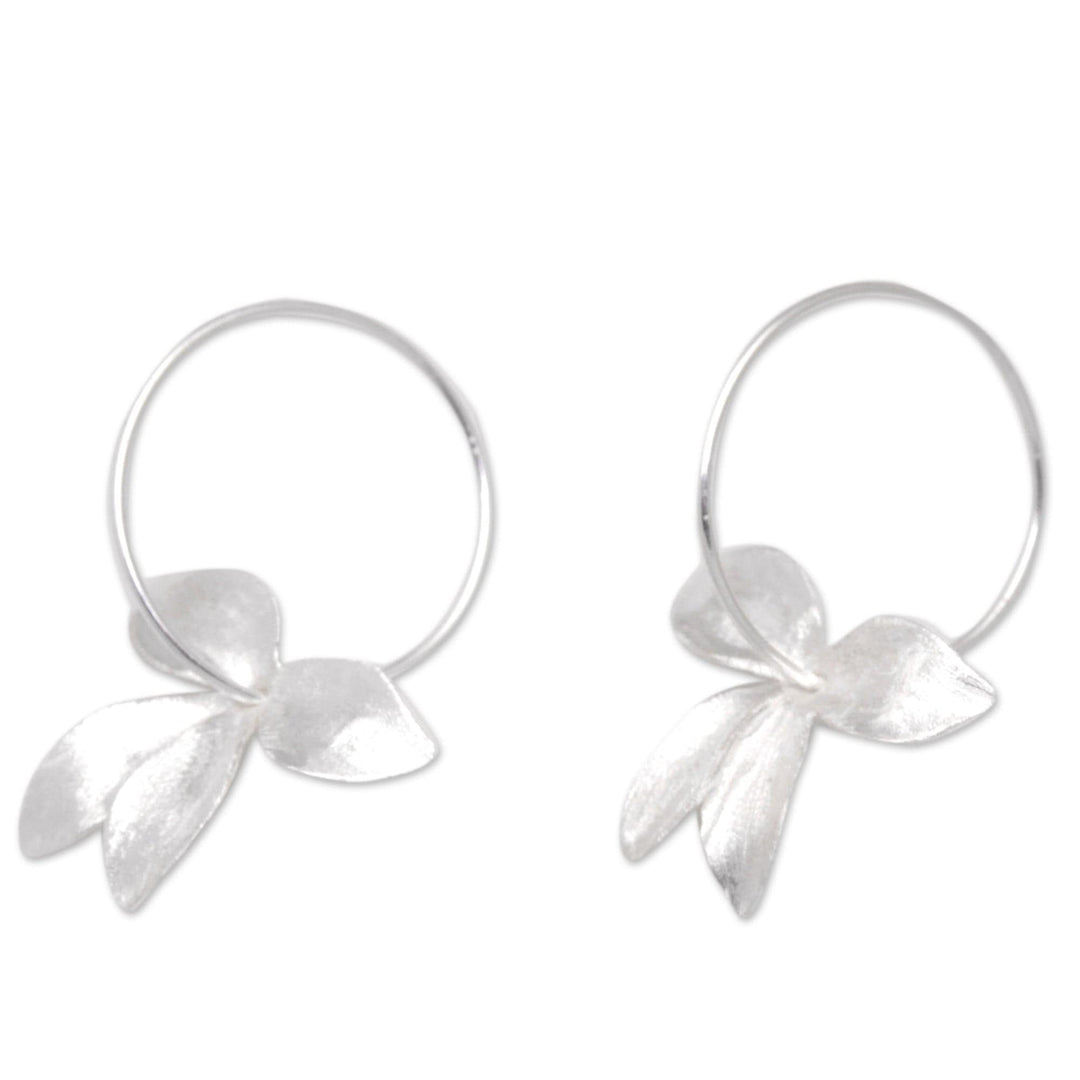 925 Silver Floral Hoop Earrings with A Brushed-Satin Finish - Frosted Petals