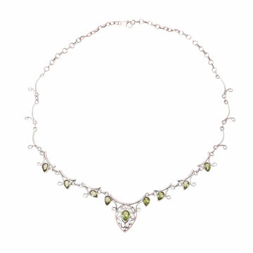 Peridot pendant necklace - Ivy Elegance