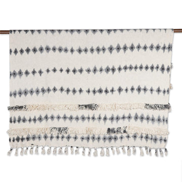 Tie-Dye Cotton Throw with Tufted Embroidery - Cozy Elegance