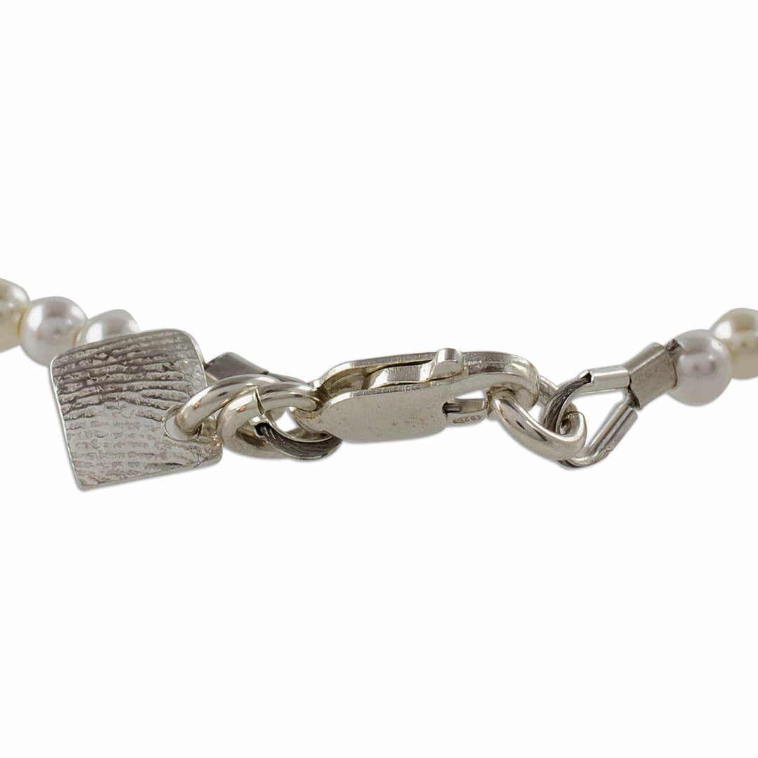 Cultured Pearl Beaded Bracelet from Guatemala - Beautiful Delicacy
