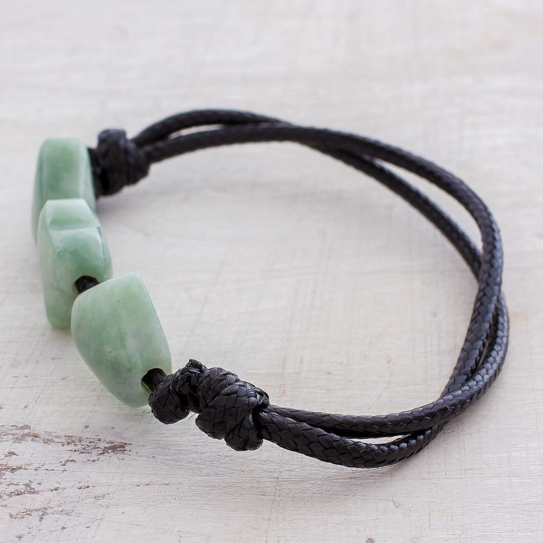 Jade Heart Pendant Bracelet in Light Green - Maya Love in Light Green