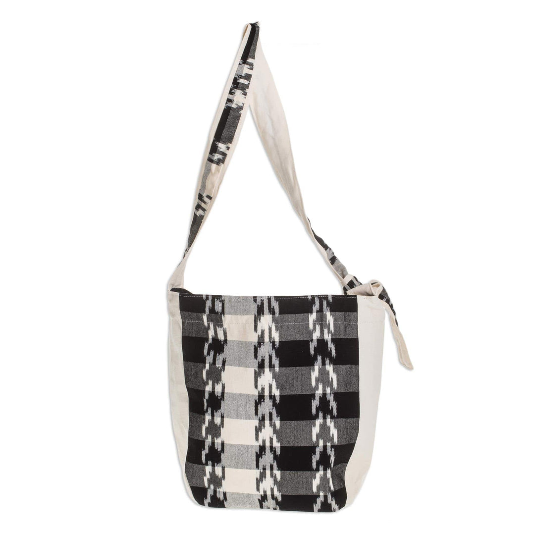 Handwoven Cotton Bucket Bag in Black and Ivory - Black and Ivory