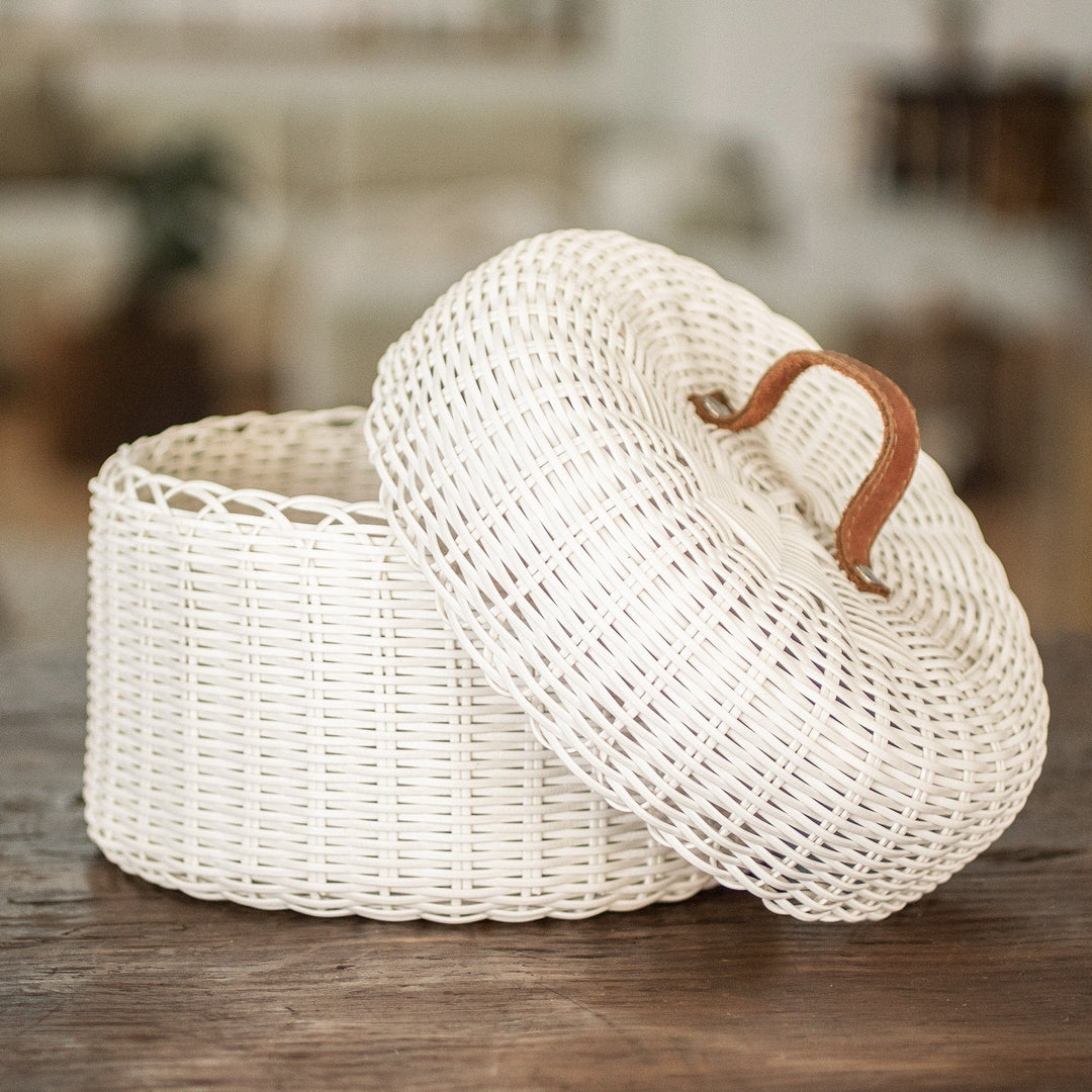 Eco-Friendly White Basket with Leather Handle - Snow White Harmony