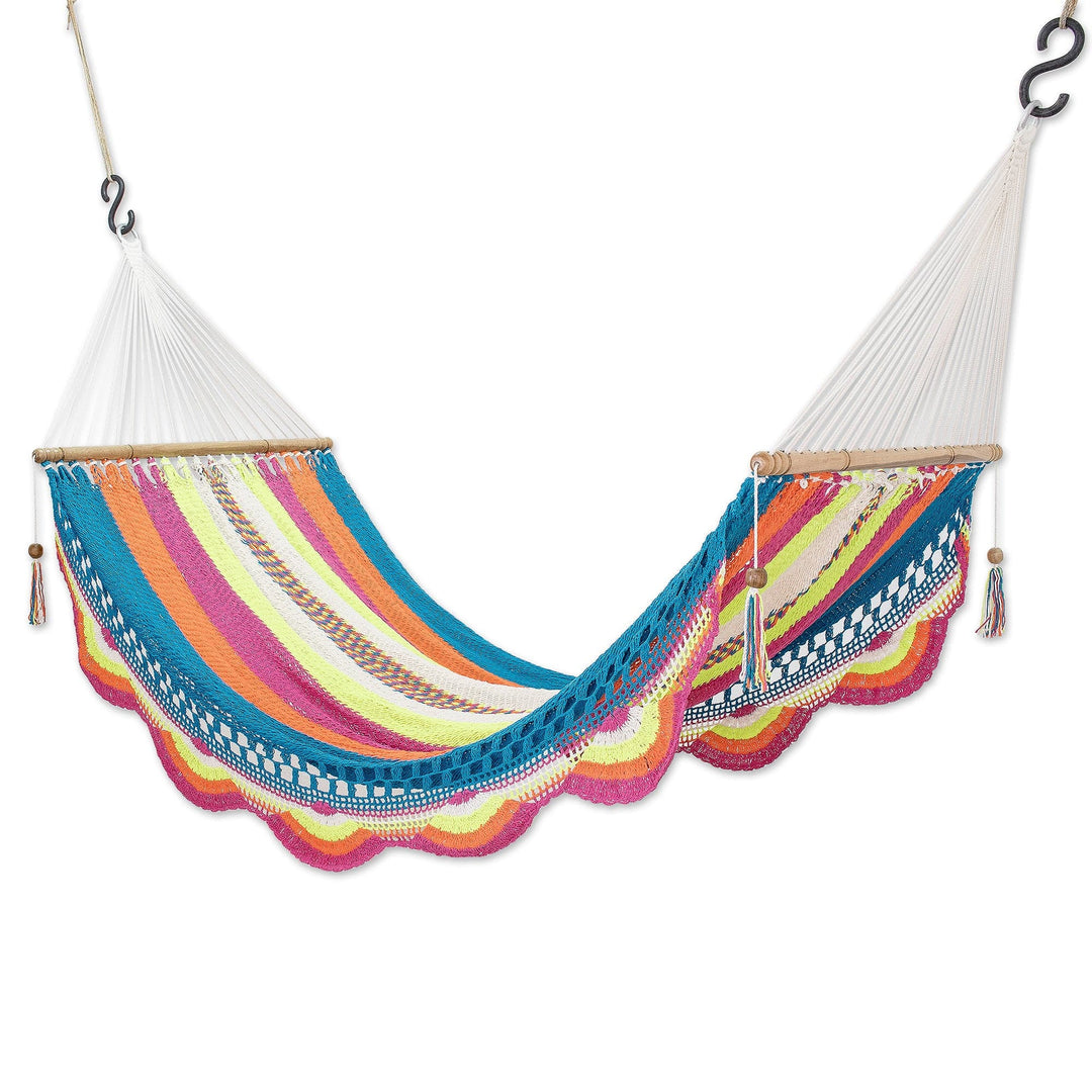Handcrafted Cotton Rope Hammock in Colorful Hues (Single) - Tropical Dreams